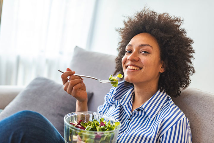 Eat healthy diet for optimum postpartum skincare