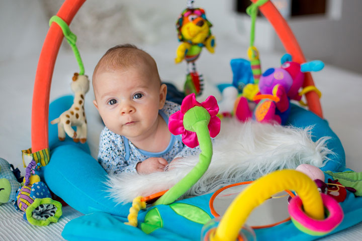 Introduce babies to different textures as a cognitive activity