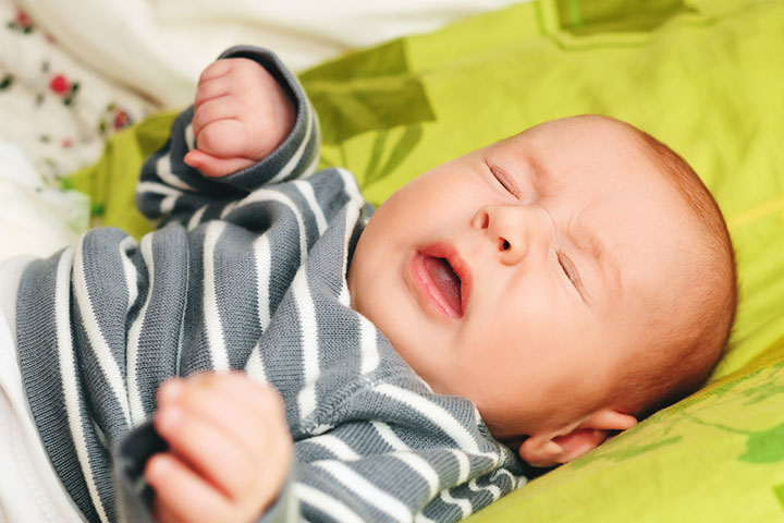 Overtired baby may exhibit autonomic signals, like sneezing