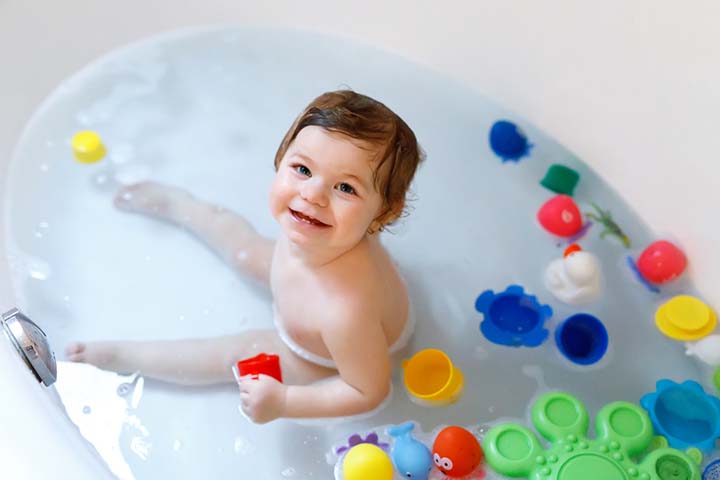 Sanitize baby bath toys