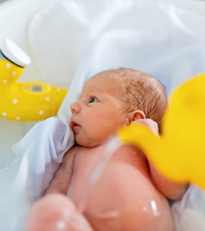 When To Give Your Newborn Their First Bath