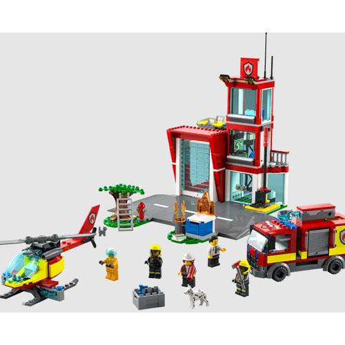 Building LEGO City Police Sets 2023. 