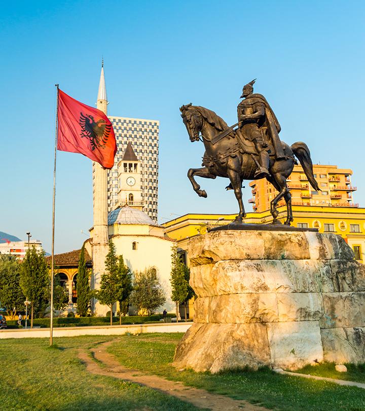 A statue of a warrio