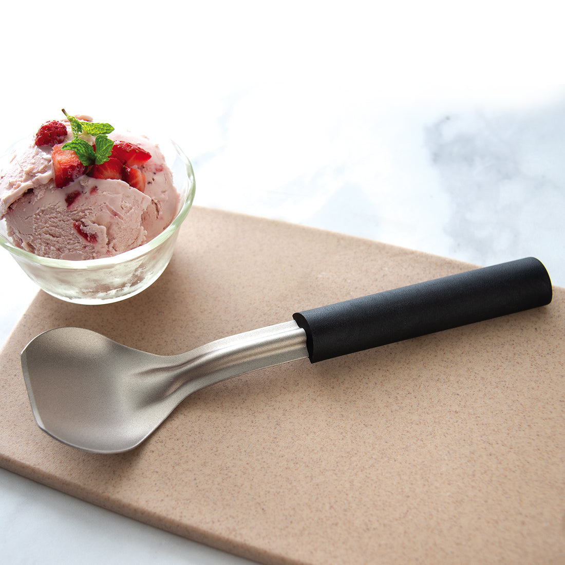 https://www.momjunction.com/wp-content/uploads/product-images/rada-cutlery-ice-cream-scoop_afl216.jpg